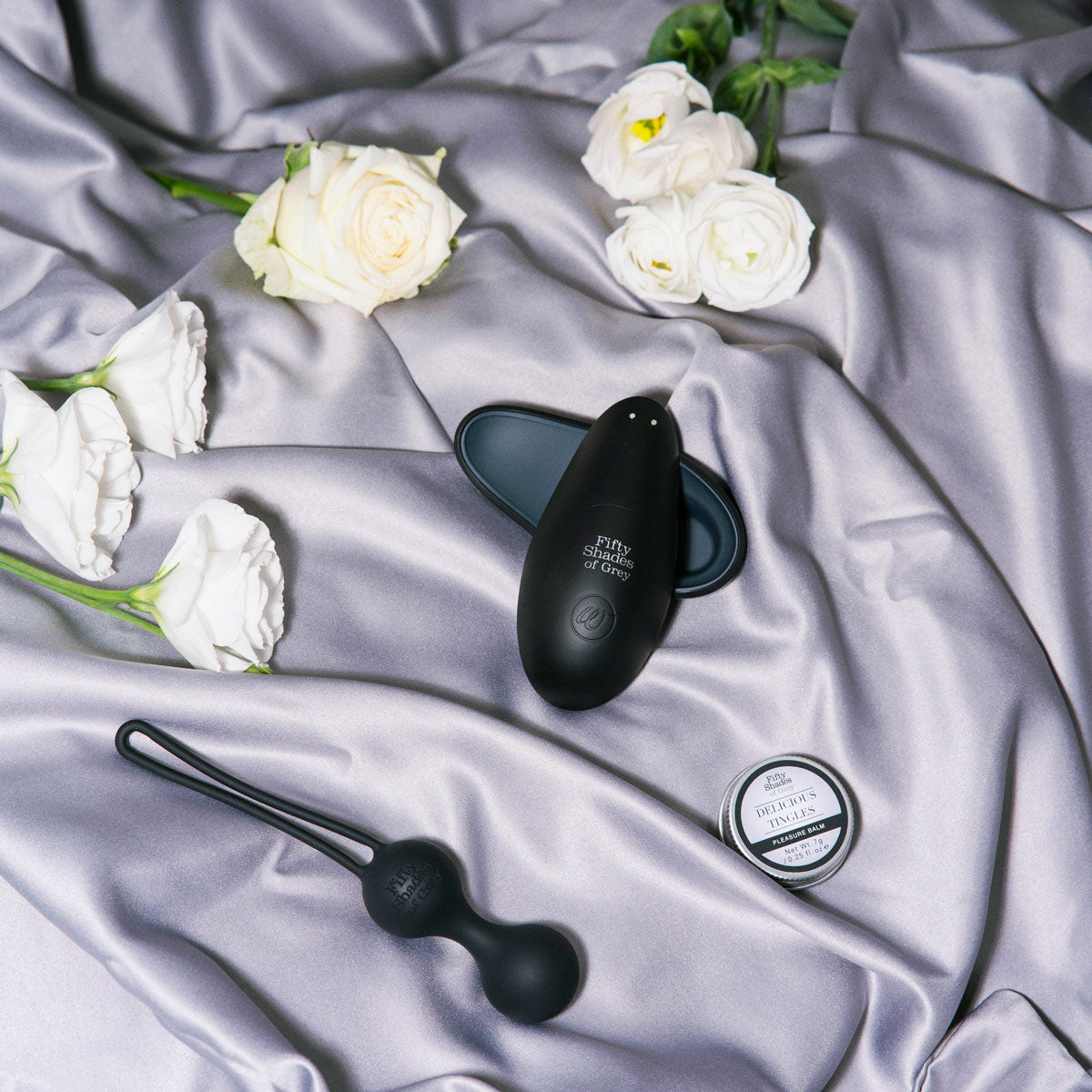 Fifty Shades of Grey® x Womanizer – Desire Blooms Couple’s Kit