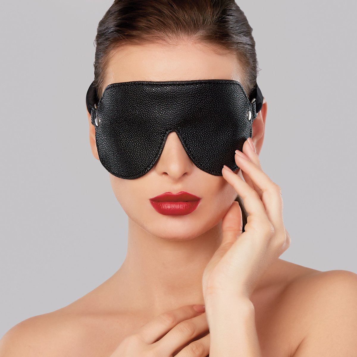 Allure Adore – Pebbled Faux Leather Reversible Mask - Black